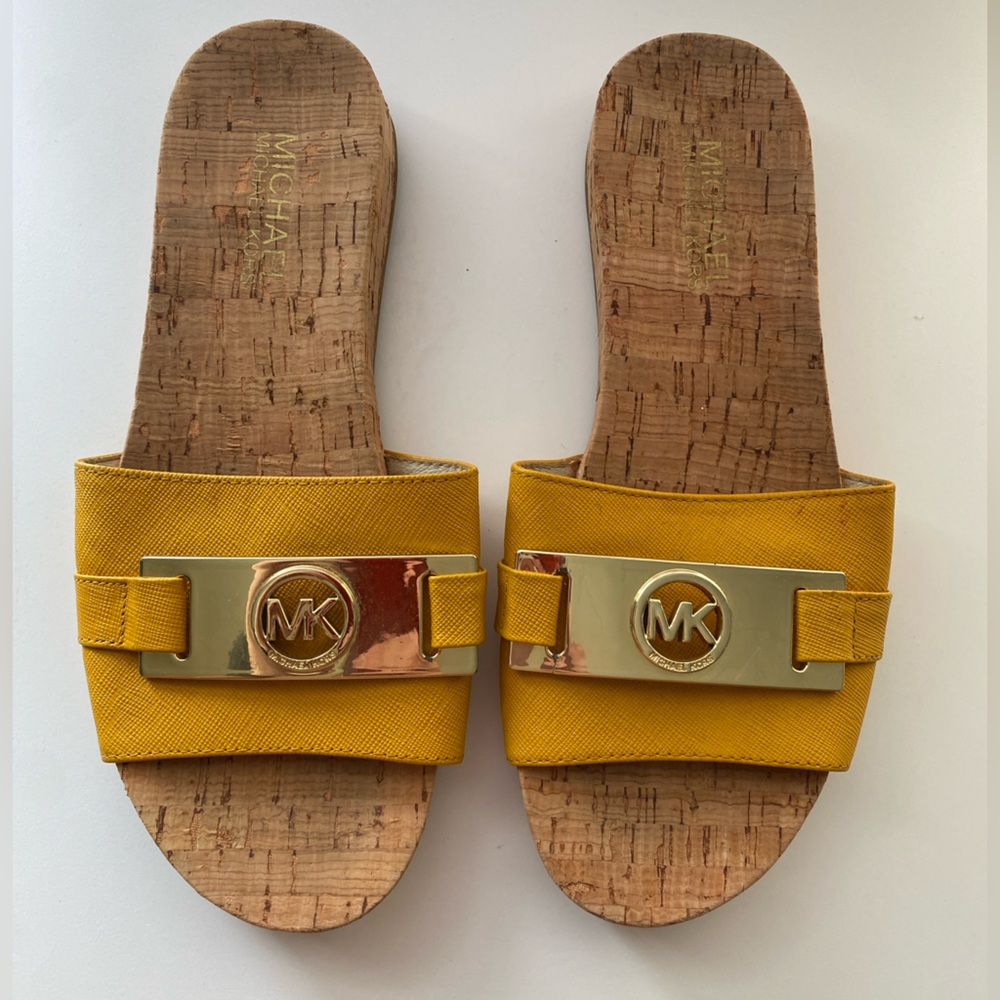 Michael Kors Mustard Slides with Gold Emblem / Size 6 / VGUC
